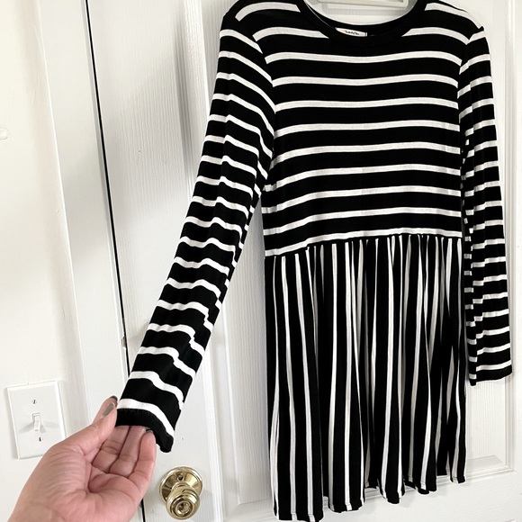 Twenty Ten Stripped Long Sleeve Dress Size M - Picture 3 of 5